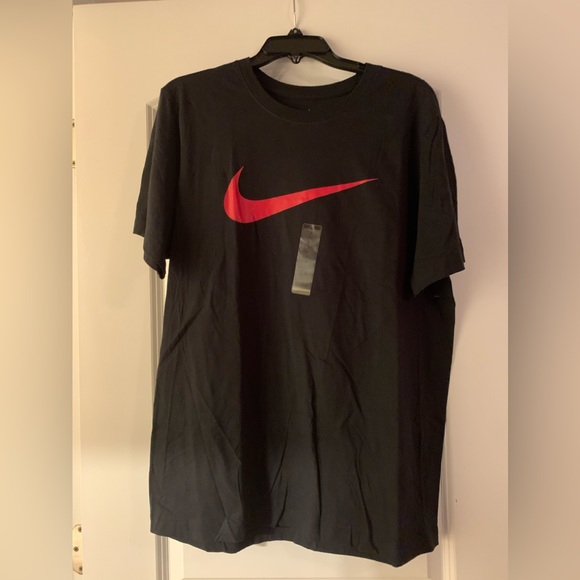 Nike Tee - Picture 1 of 5